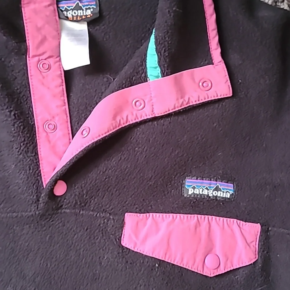 Patagonia large women's synchilla pullover snap black purple 💜 - Picture 2 of 9